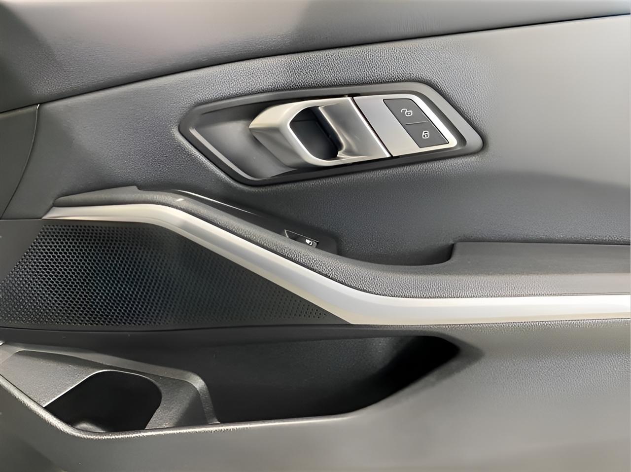 BMW 3-Series 330i xDrive 2020