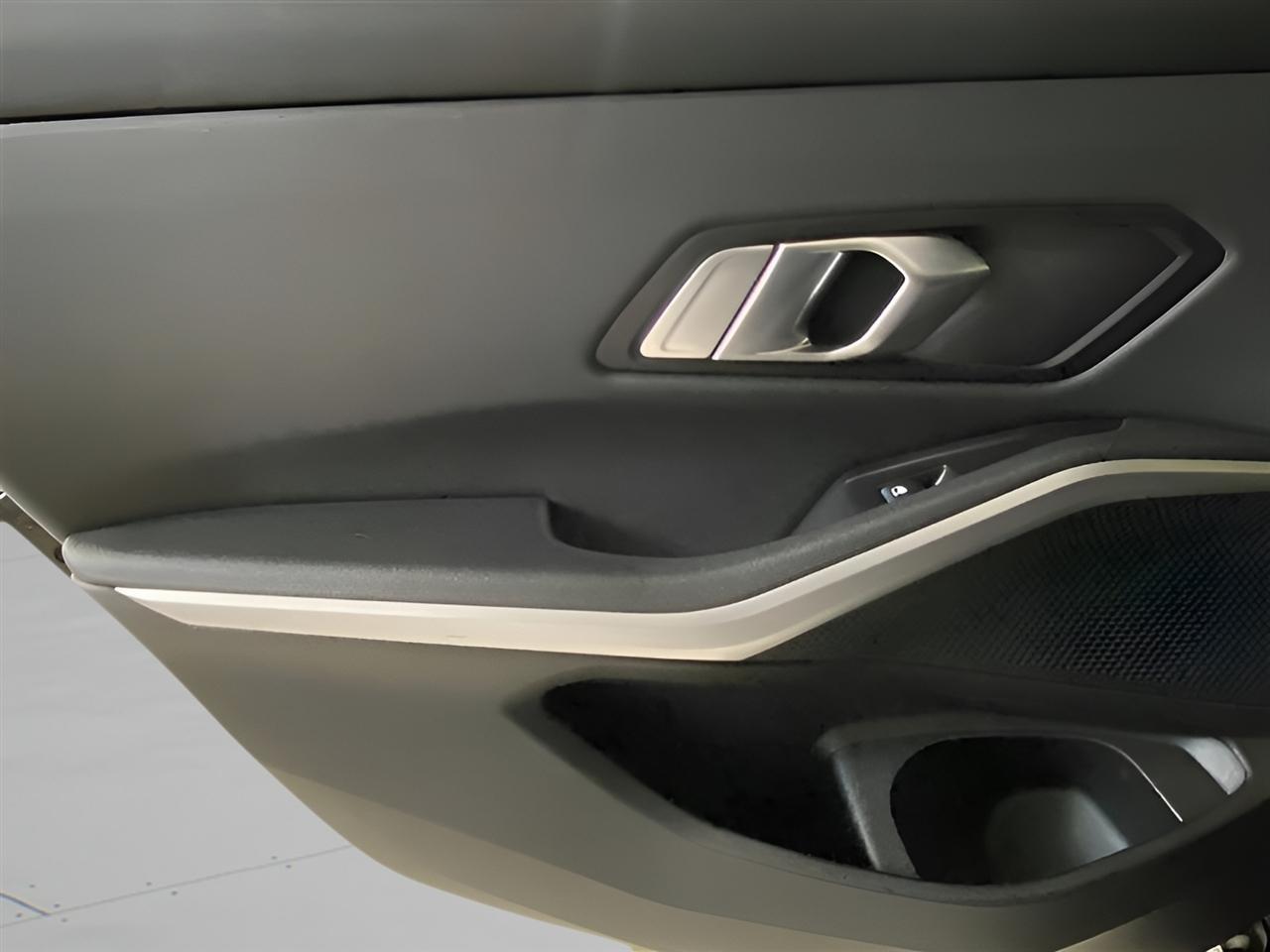 BMW 3-Series 330i xDrive 2020