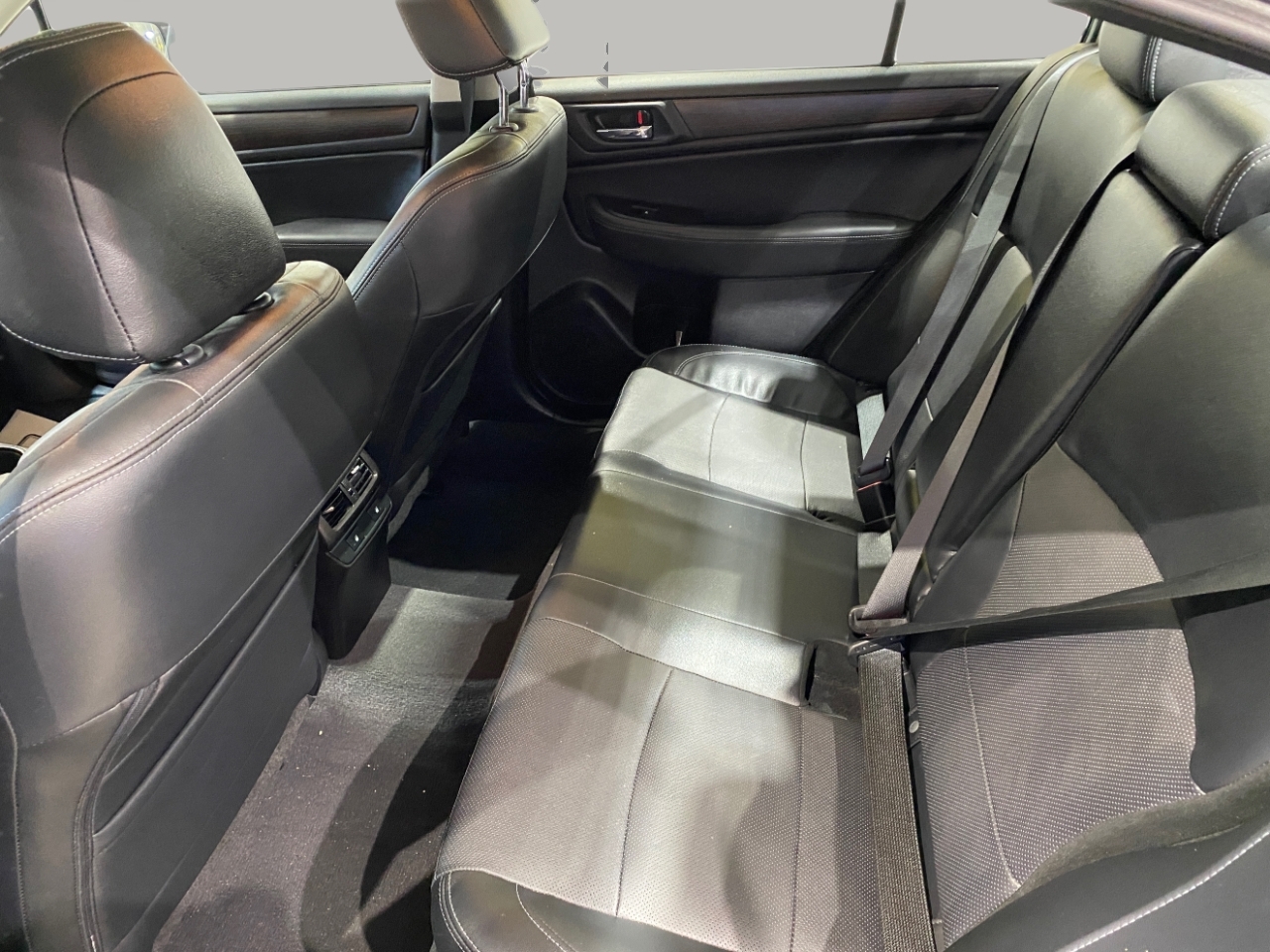 Subaru Legacy 2.5i Limited 2016