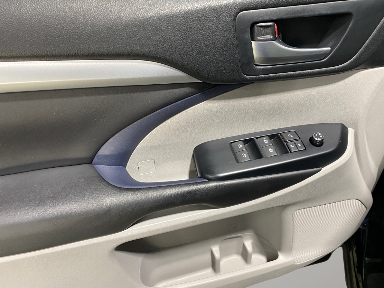 Toyota Highlander XLE AWD V6 2017