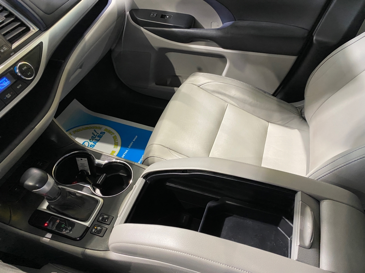 Toyota Highlander XLE AWD V6 2017