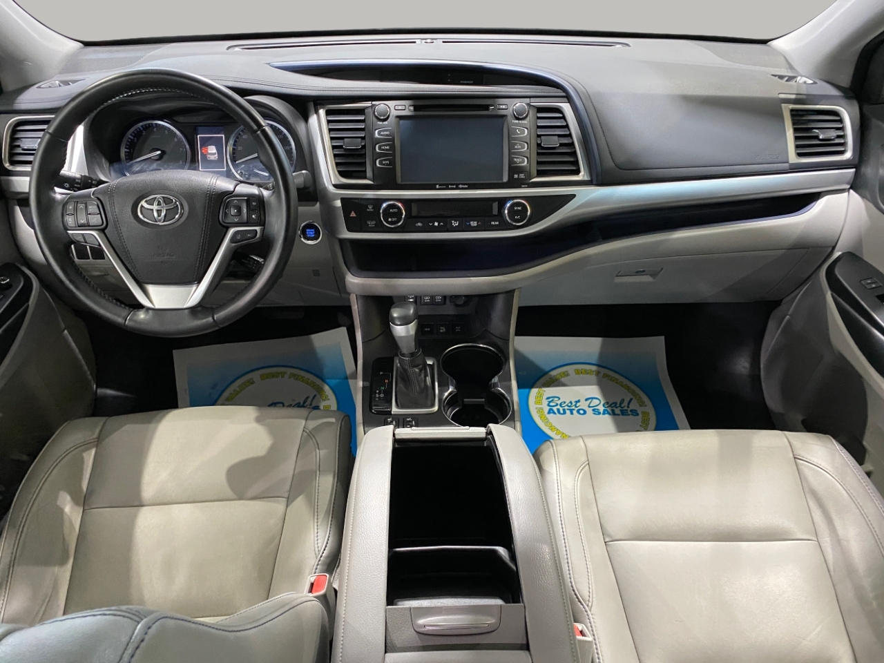 Toyota Highlander XLE AWD V6 2017