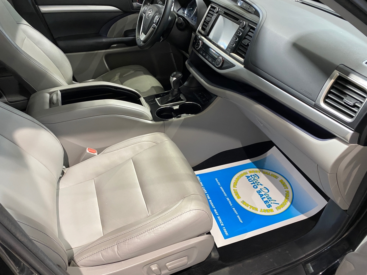 Toyota Highlander XLE AWD V6 2017