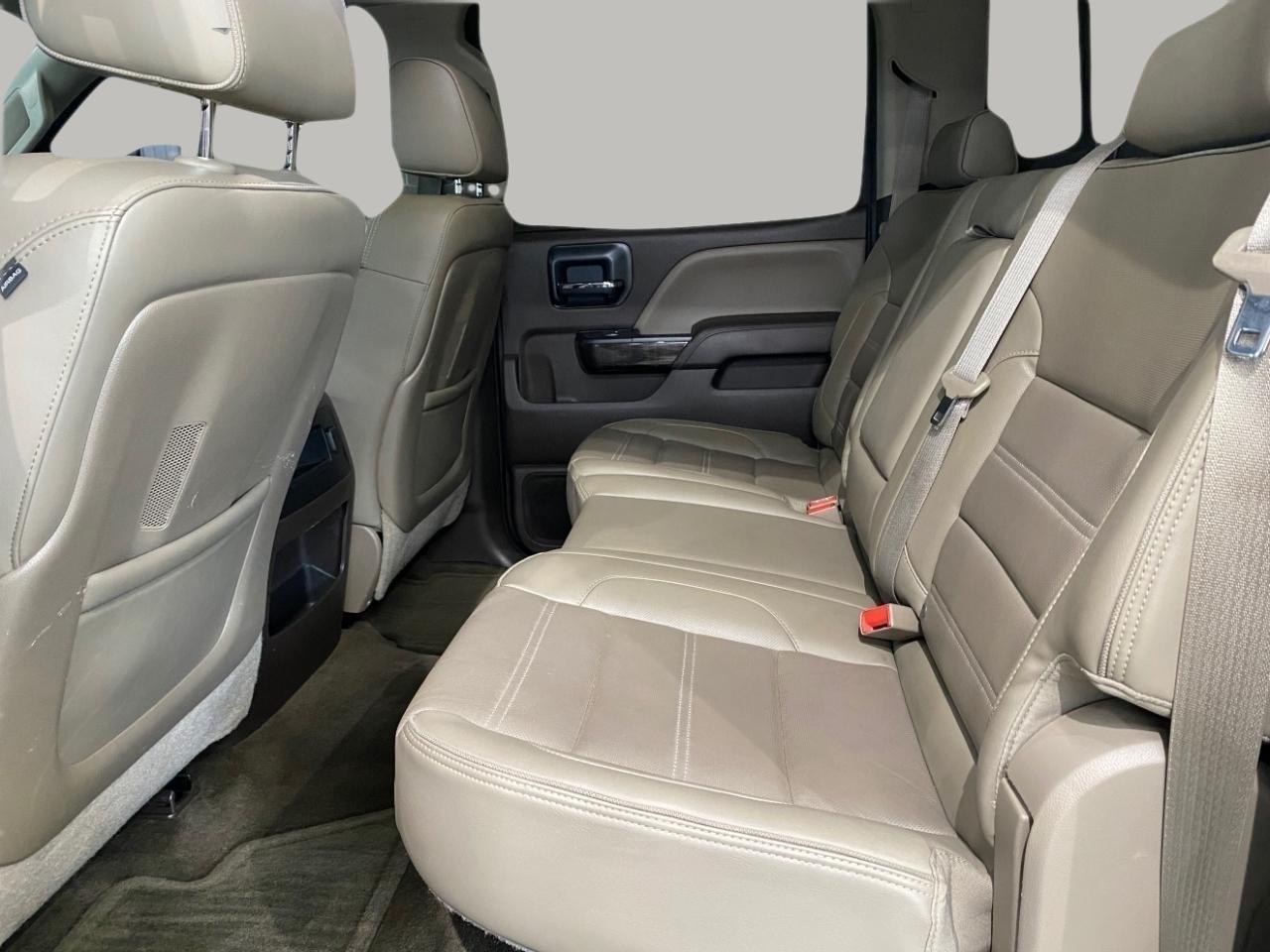 GMC Sierra 2500HD Denali Crew Cab 4WD 2015