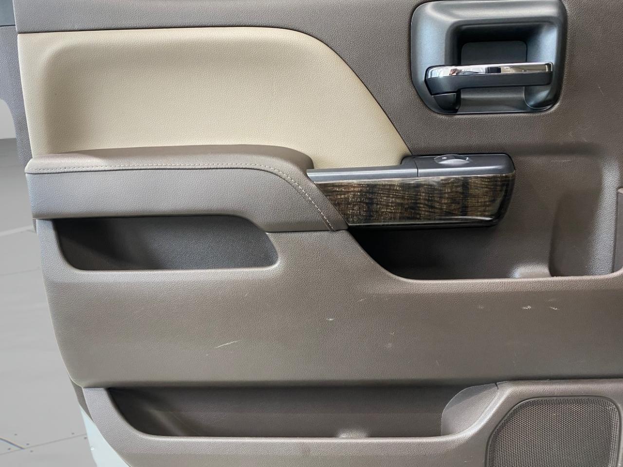 GMC Sierra 2500HD Denali Crew Cab 4WD 2015