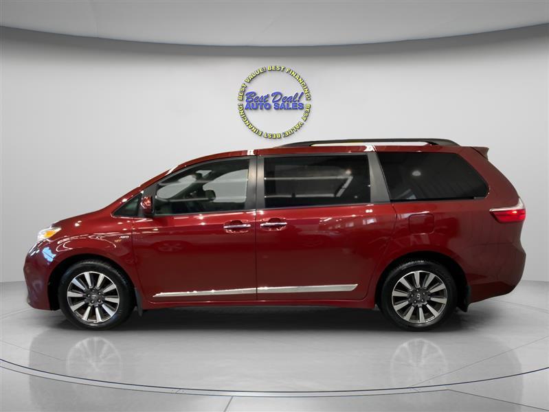 Toyota Sienna XLE 7-Passenger AWD 2019