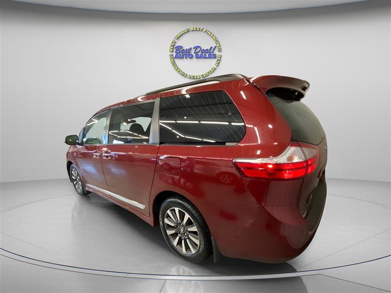 Toyota Sienna XLE 7-Passenger AWD 2019