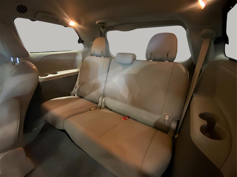 Toyota Sienna XLE 7-Passenger AWD 2019