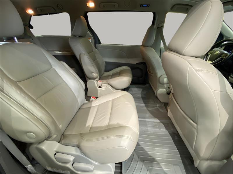 Toyota Sienna XLE 7-Passenger AWD 2019