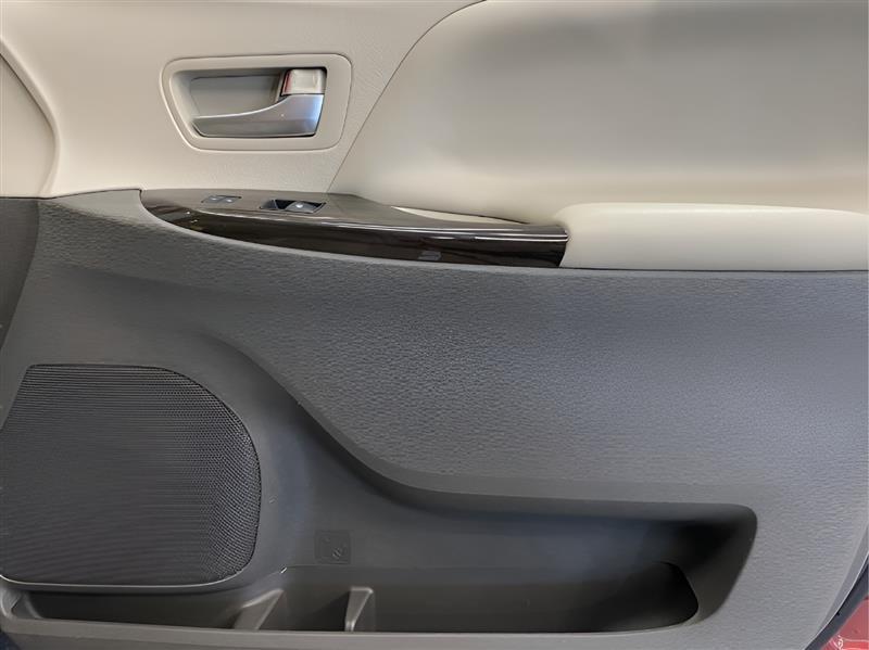 Toyota Sienna XLE 7-Passenger AWD 2019