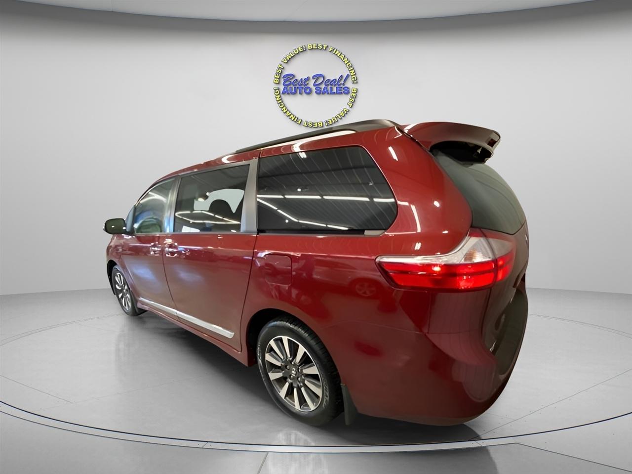 Toyota Sienna XLE 7-Passenger AWD 2019