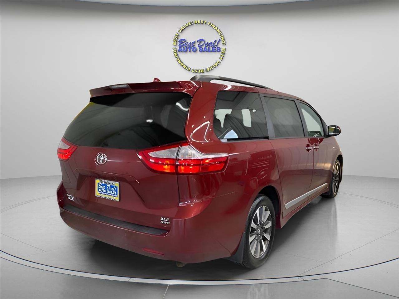 Toyota Sienna XLE 7-Passenger AWD 2019