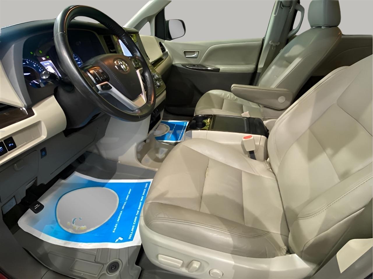 Toyota Sienna XLE 7-Passenger AWD 2019