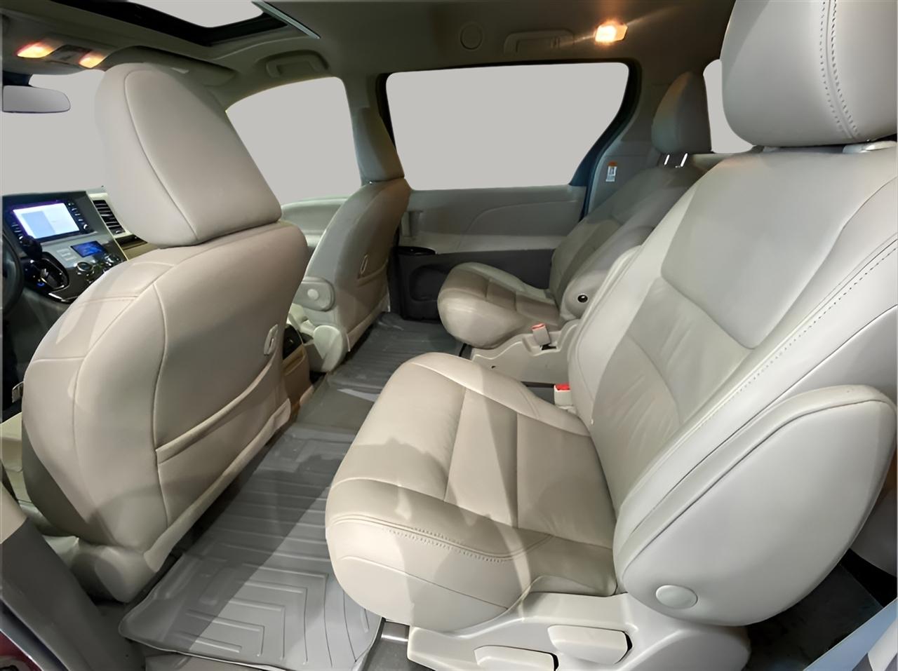 Toyota Sienna XLE 7-Passenger AWD 2019