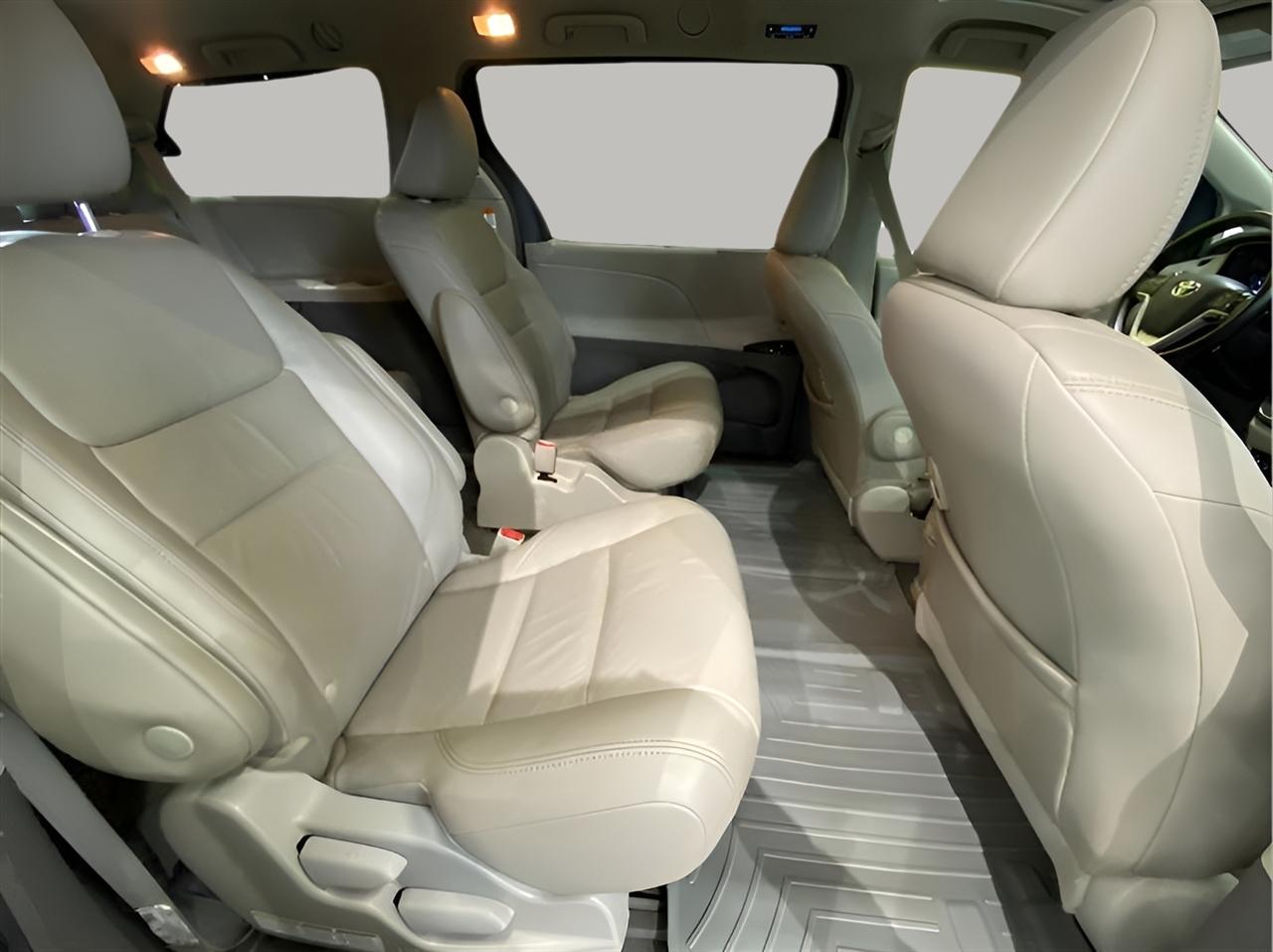 Toyota Sienna XLE 7-Passenger AWD 2019
