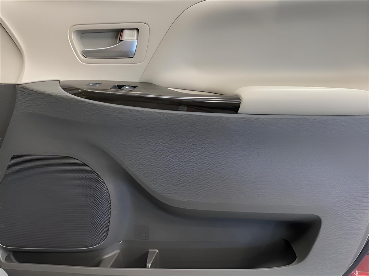 Toyota Sienna XLE 7-Passenger AWD 2019