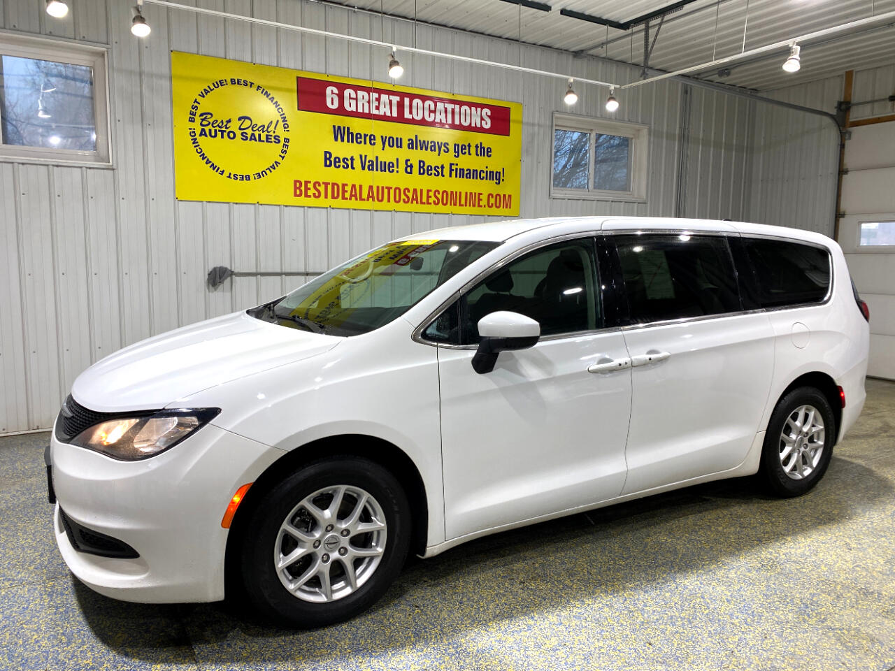 2022 Chrysler Voyager LX