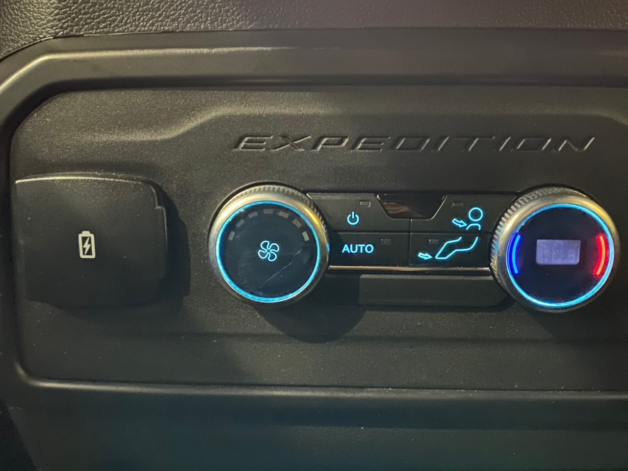 Ford Expedition  2021