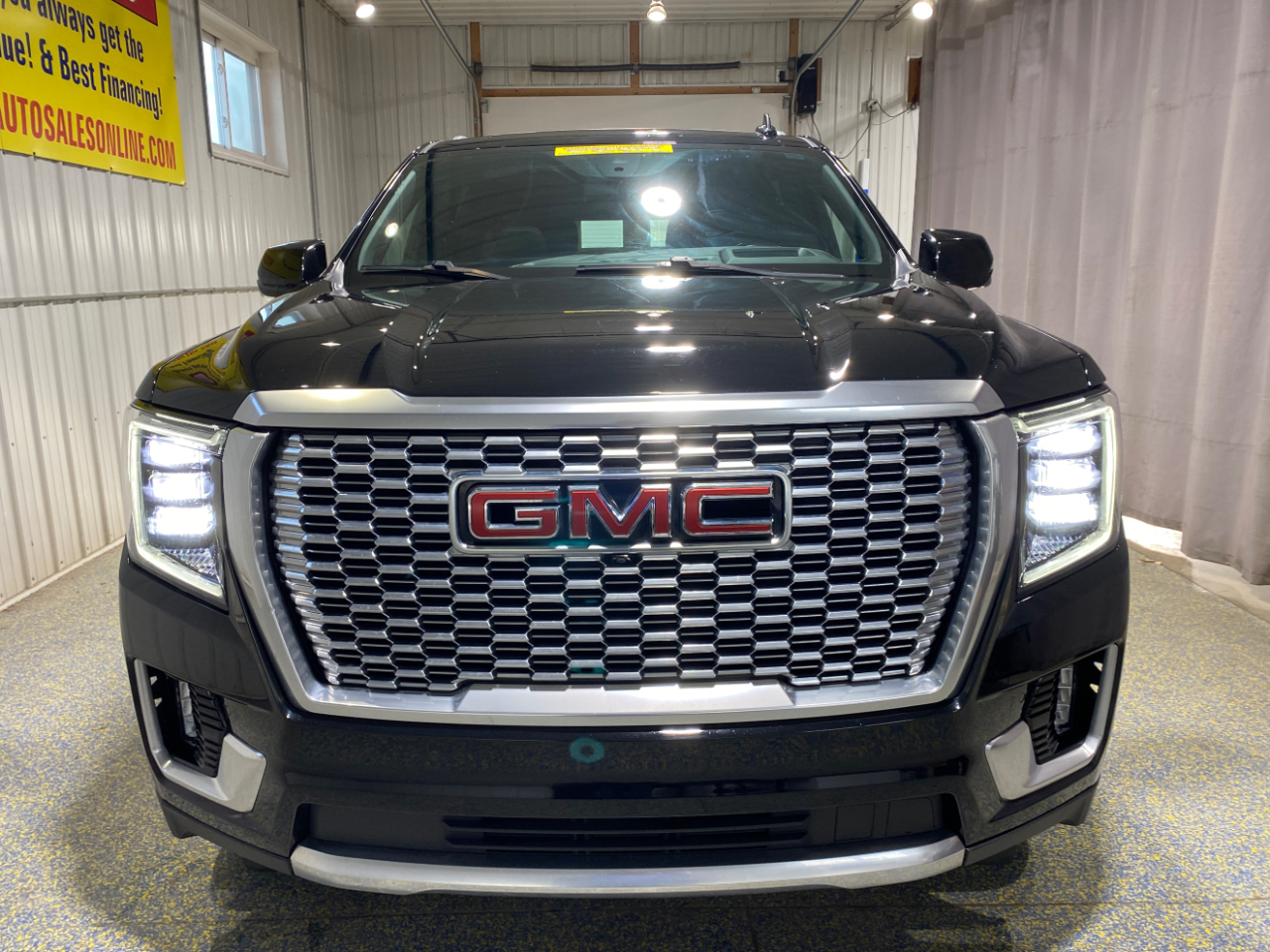 GMC Yukon XL Denali 4WD 2022