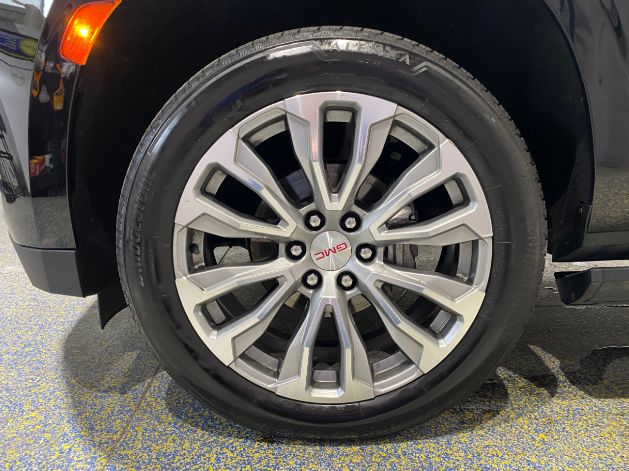 GMC Yukon XL Denali 4WD 2022