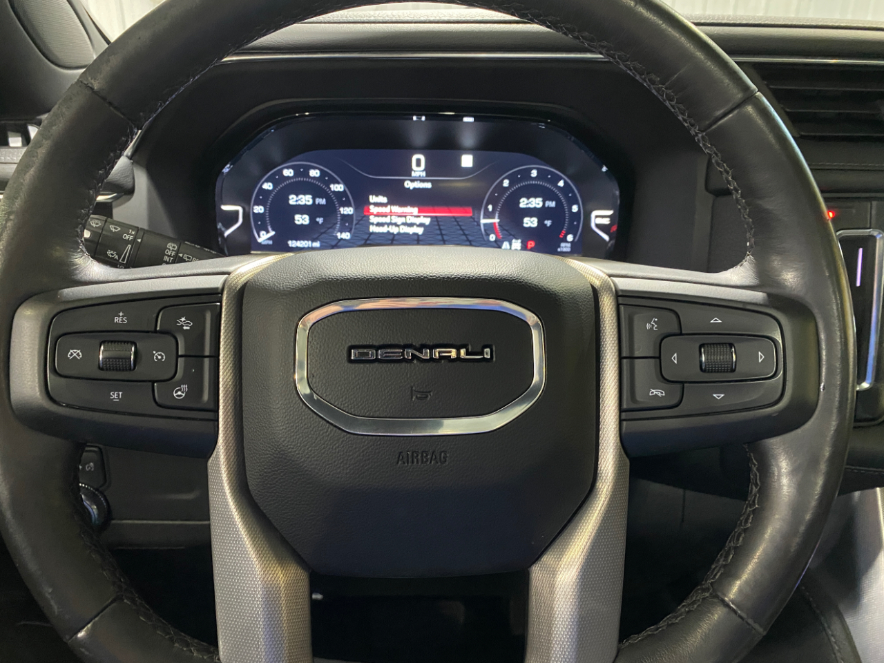 GMC Yukon XL Denali 4WD 2022