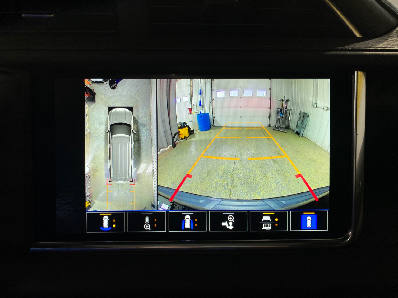 GMC Yukon XL Denali 4WD 2022