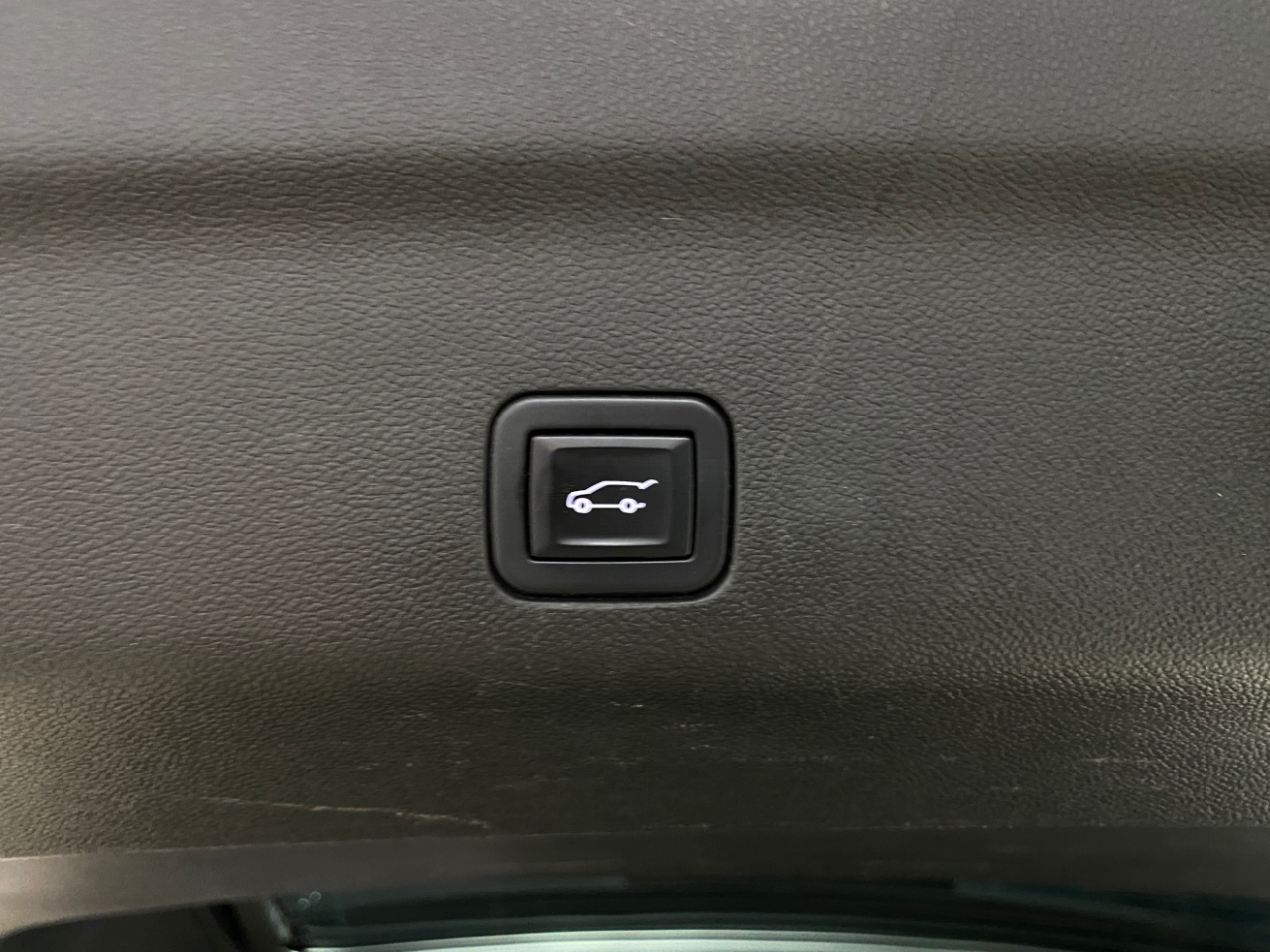 GMC Yukon XL Denali 4WD 2022