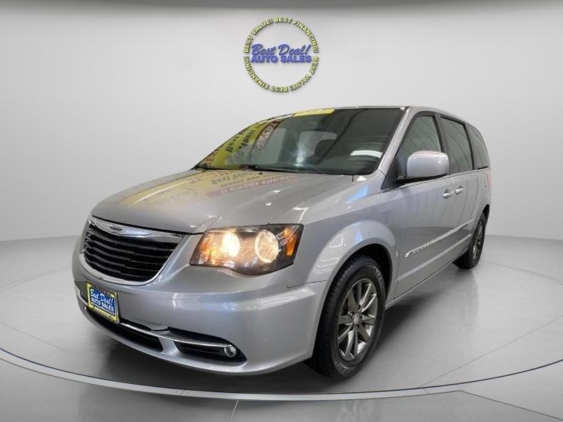 2015 Chrysler Town & Country S FWD