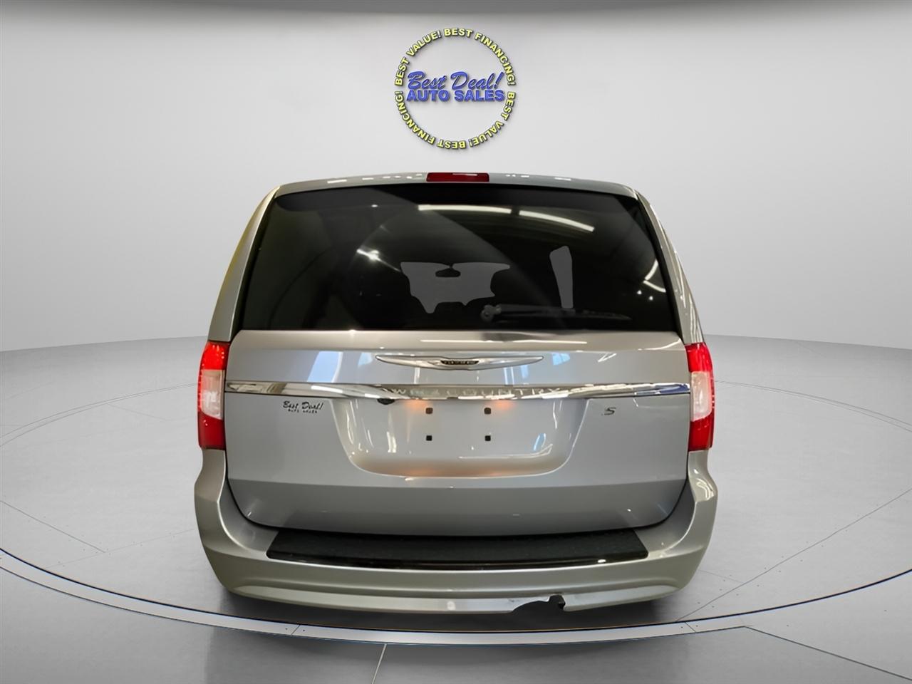 Chrysler Town & Country S 2015