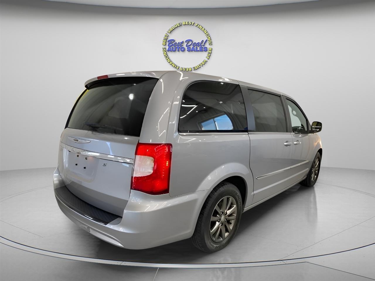 Chrysler Town & Country S 2015