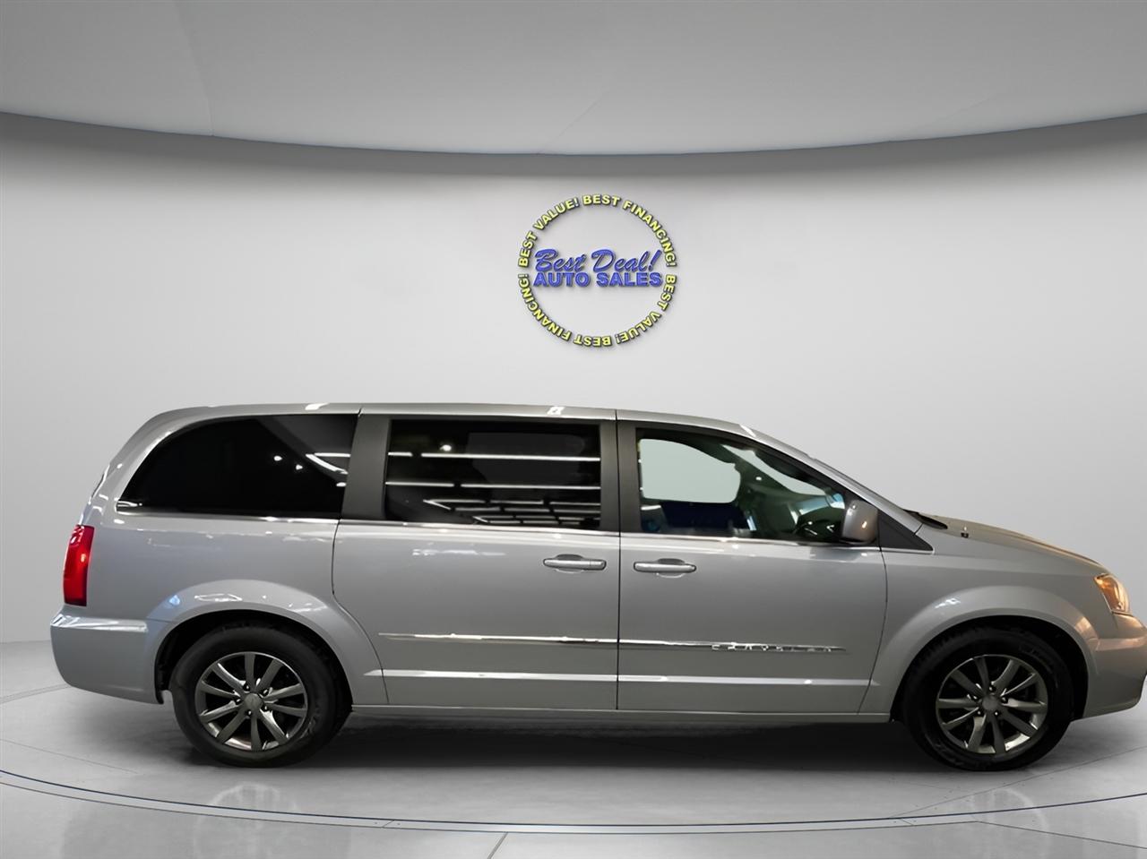 Chrysler Town & Country S 2015