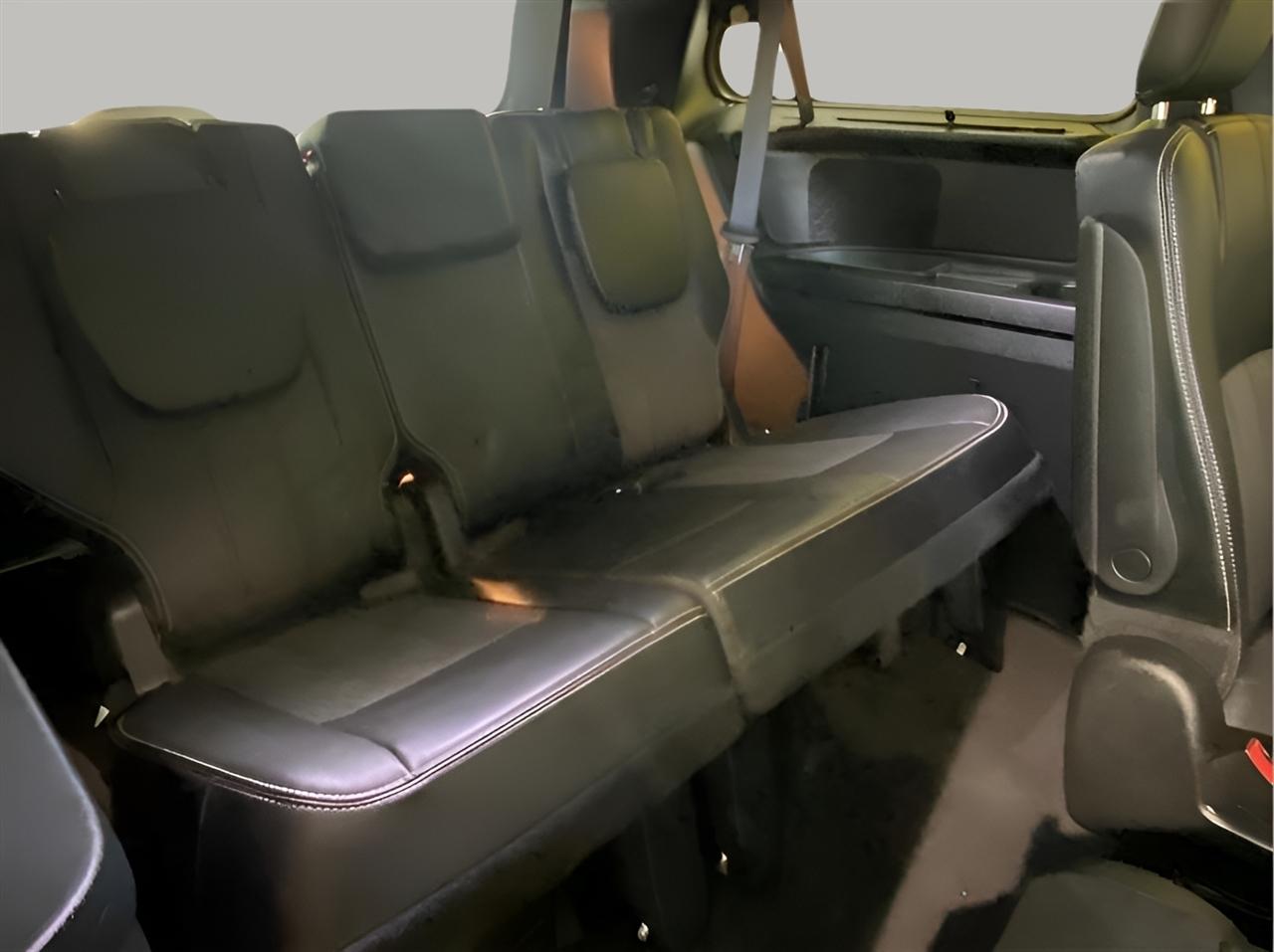 Chrysler Town & Country S 2015