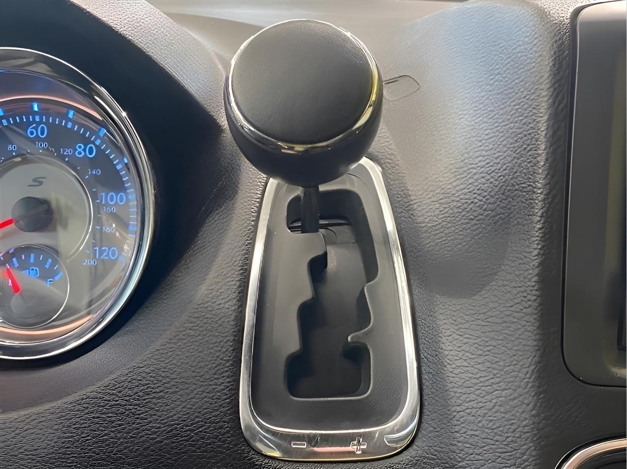 Chrysler Town & Country S 2015