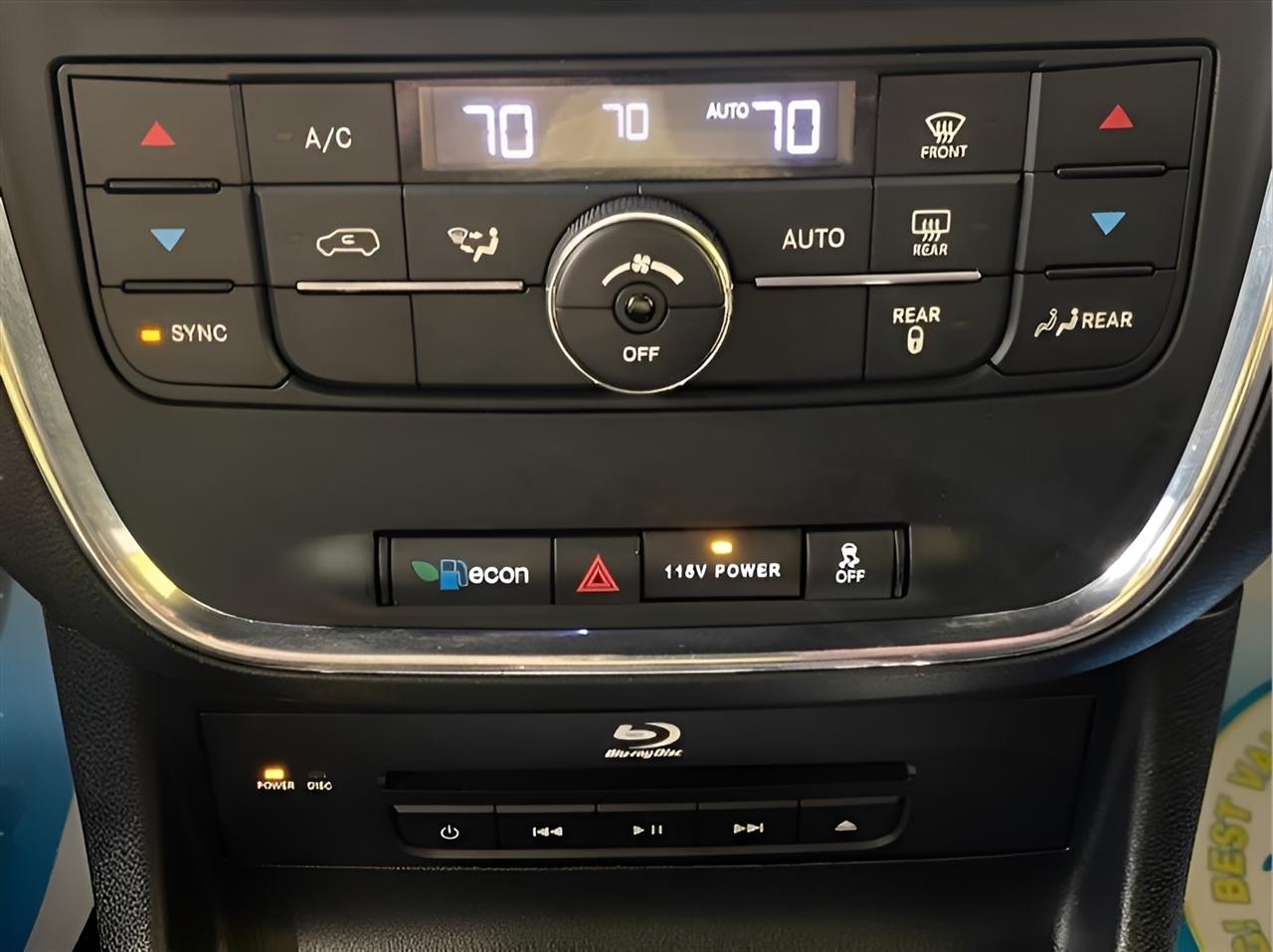 Chrysler Town & Country S 2015