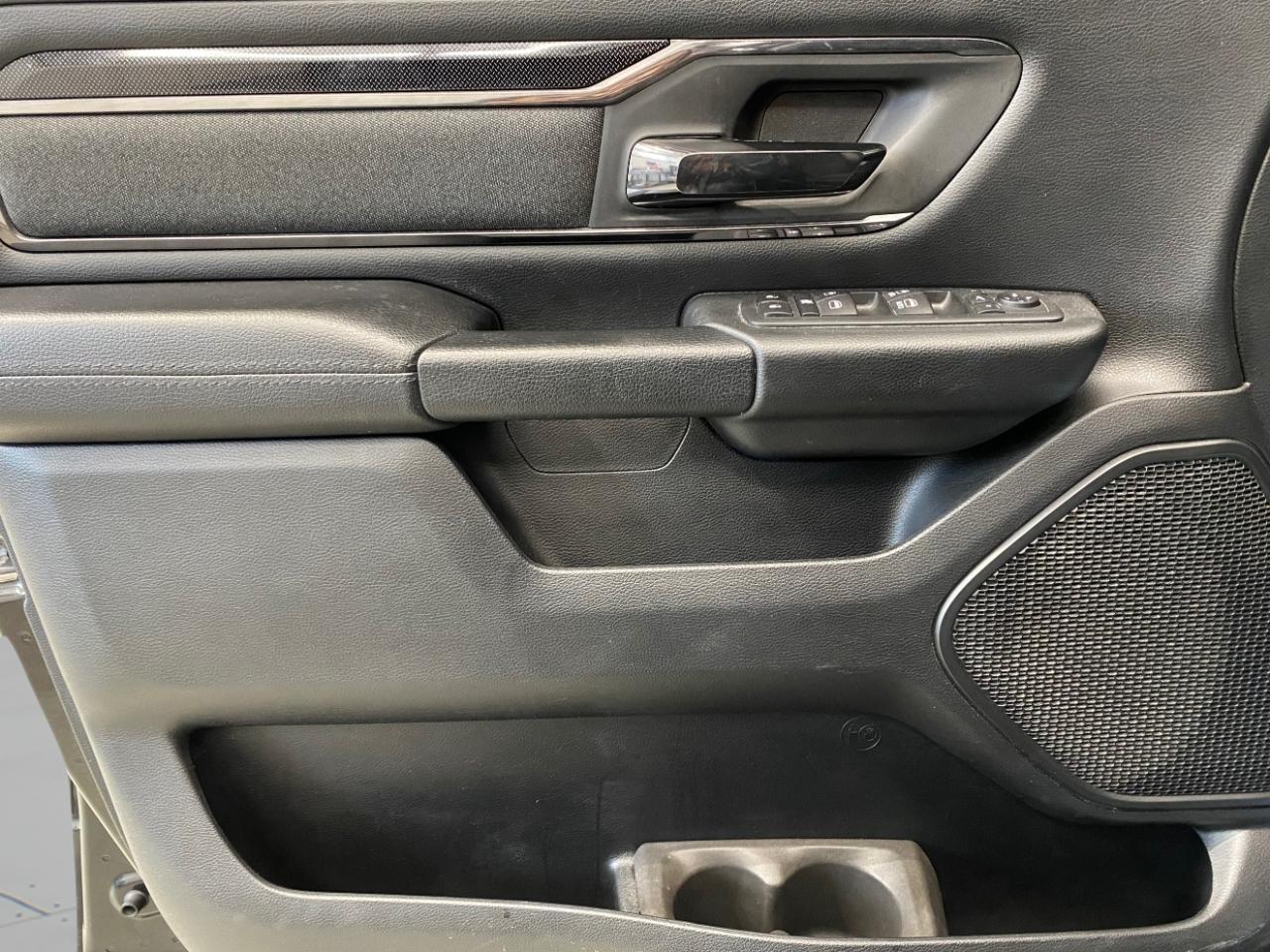 RAM 1500 Big Horn Crew Cab 4WD 2020