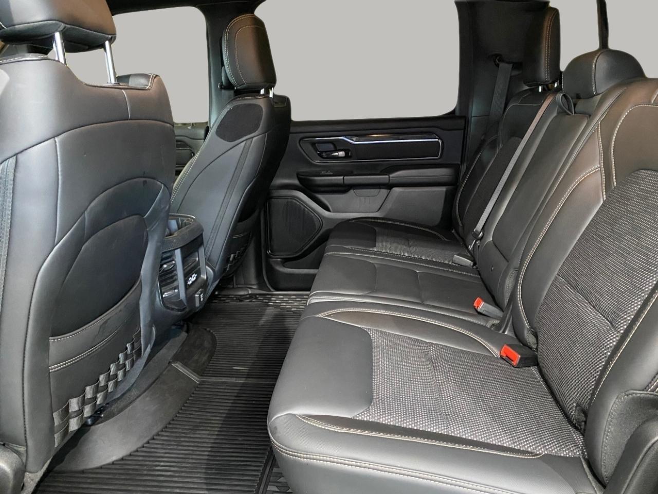 RAM 1500 Big Horn Crew Cab 4WD 2020