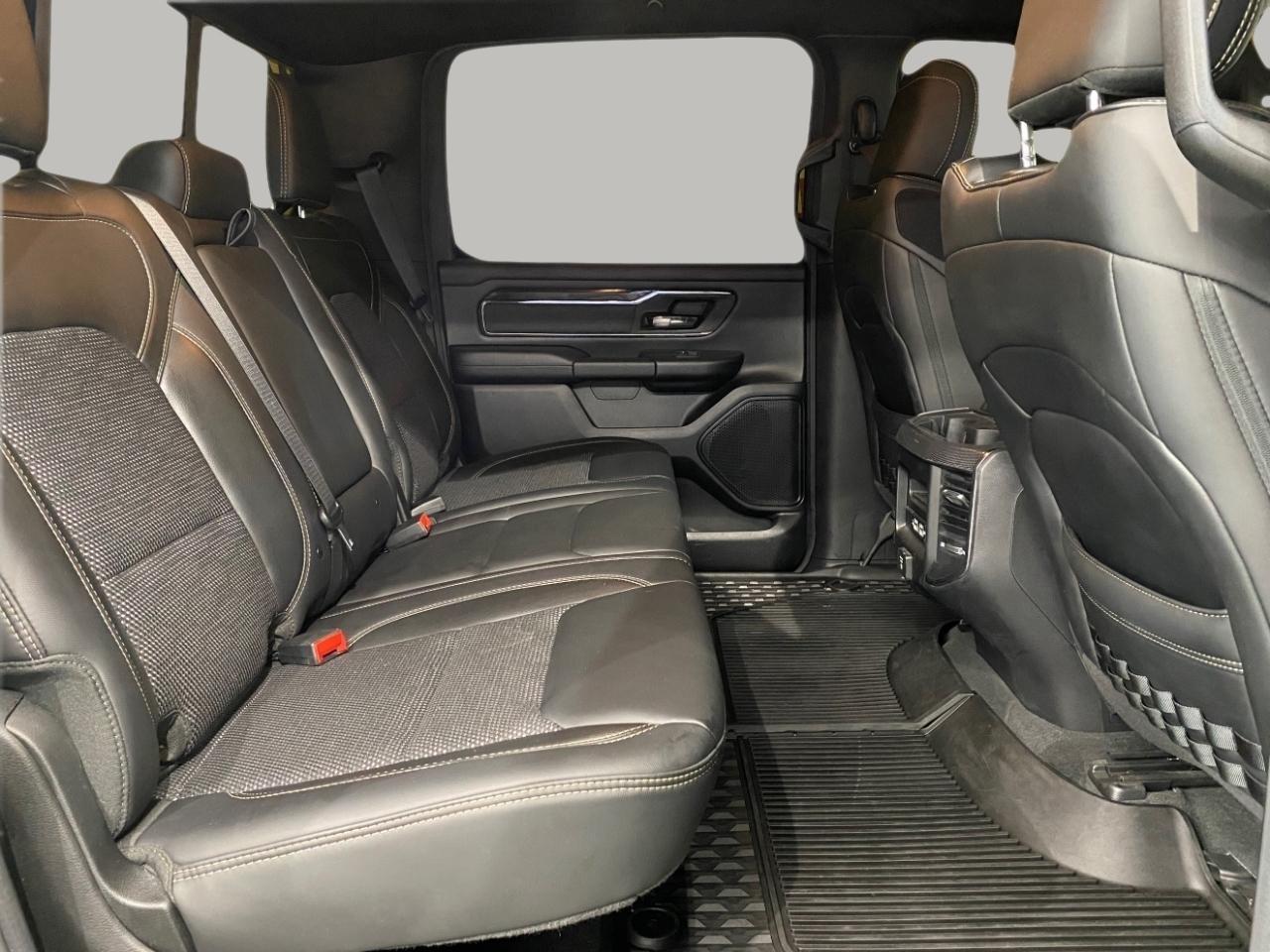 RAM 1500 Big Horn Crew Cab 4WD 2020