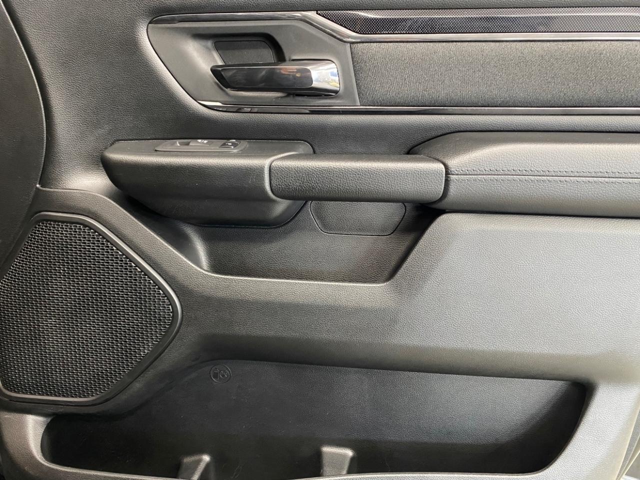 RAM 1500 Big Horn Crew Cab 4WD 2020