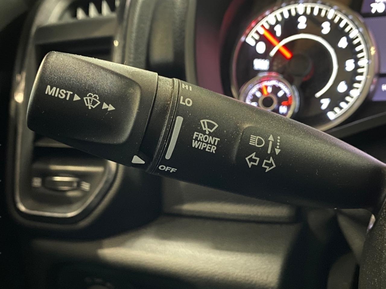 RAM 1500 Big Horn Crew Cab 4WD 2020