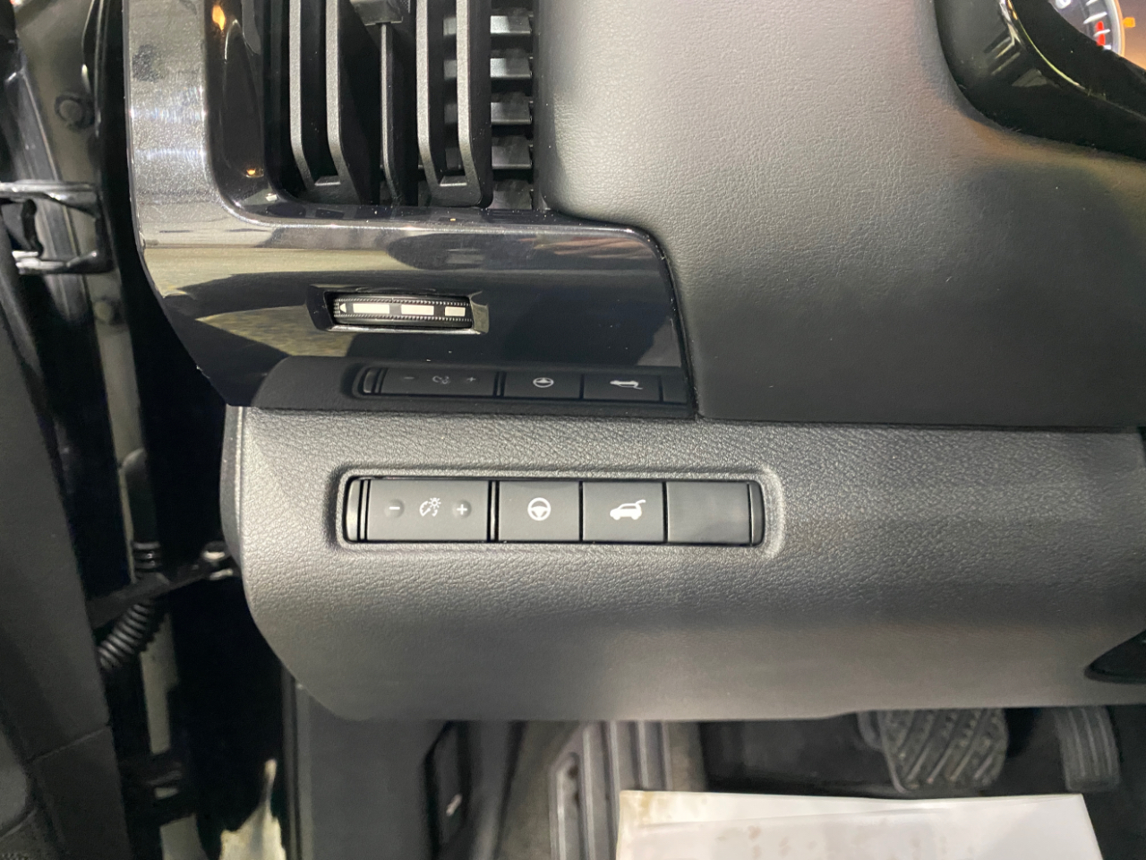 Nissan Pathfinder SV 4WD 2022