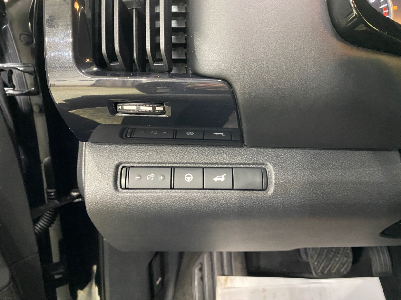 Nissan Pathfinder SV 4WD 2022