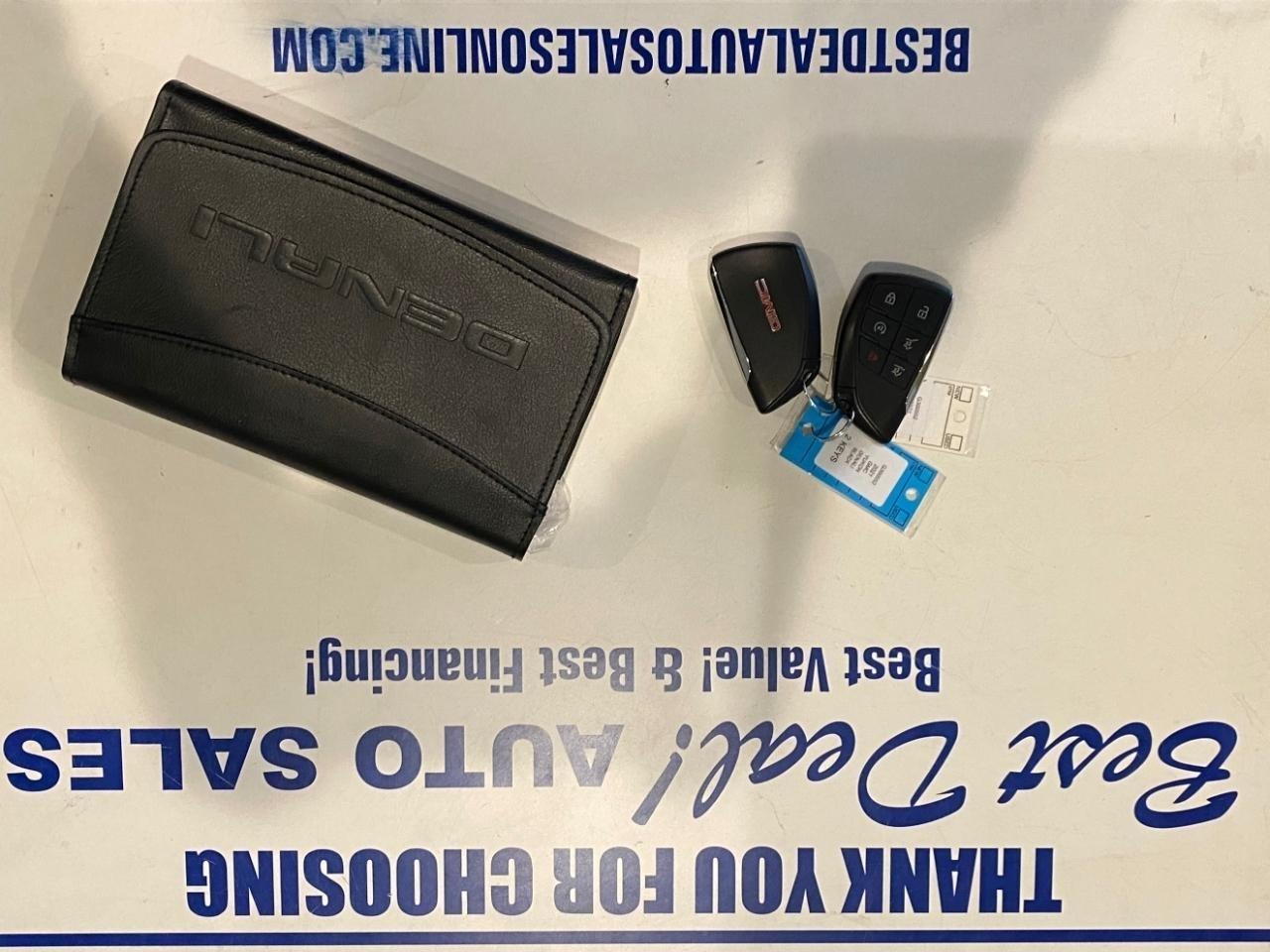 GMC Yukon Denali 4WD 2021