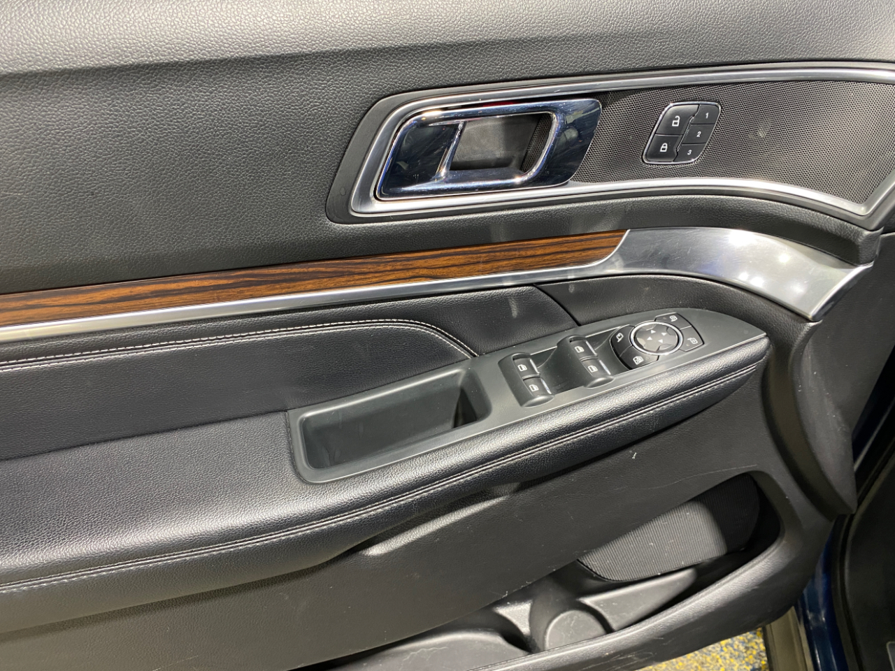 Ford Explorer Limited 4WD 2017