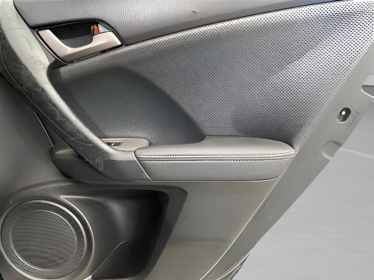 Acura TSX 5-speed AT 2010