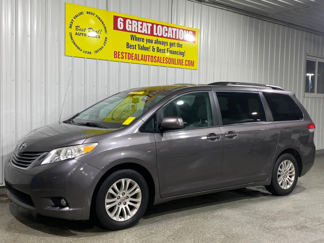2013 Toyota Sienna XLE 8-Passenger
