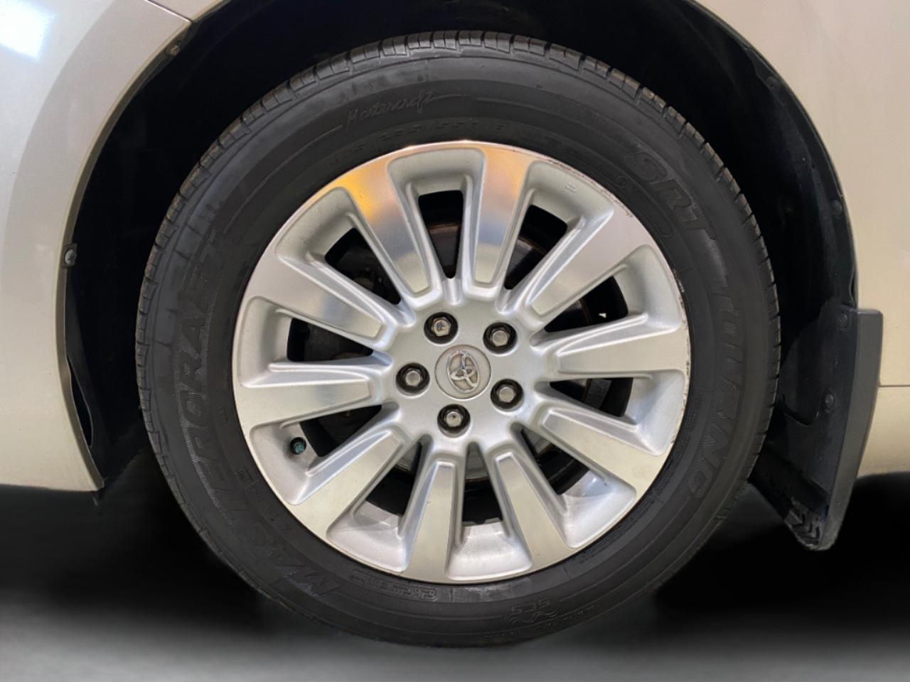 Toyota Sienna Limited AWD 7-Passenger V6 2015