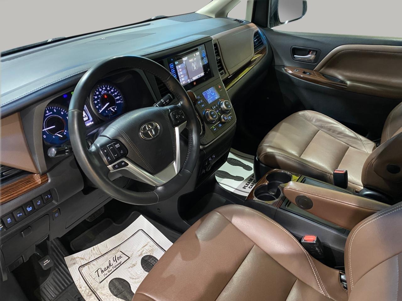 Toyota Sienna Limited AWD 7-Passenger V6 2015