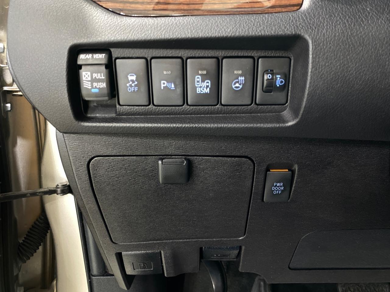 Toyota Sienna Limited AWD 7-Passenger V6 2015