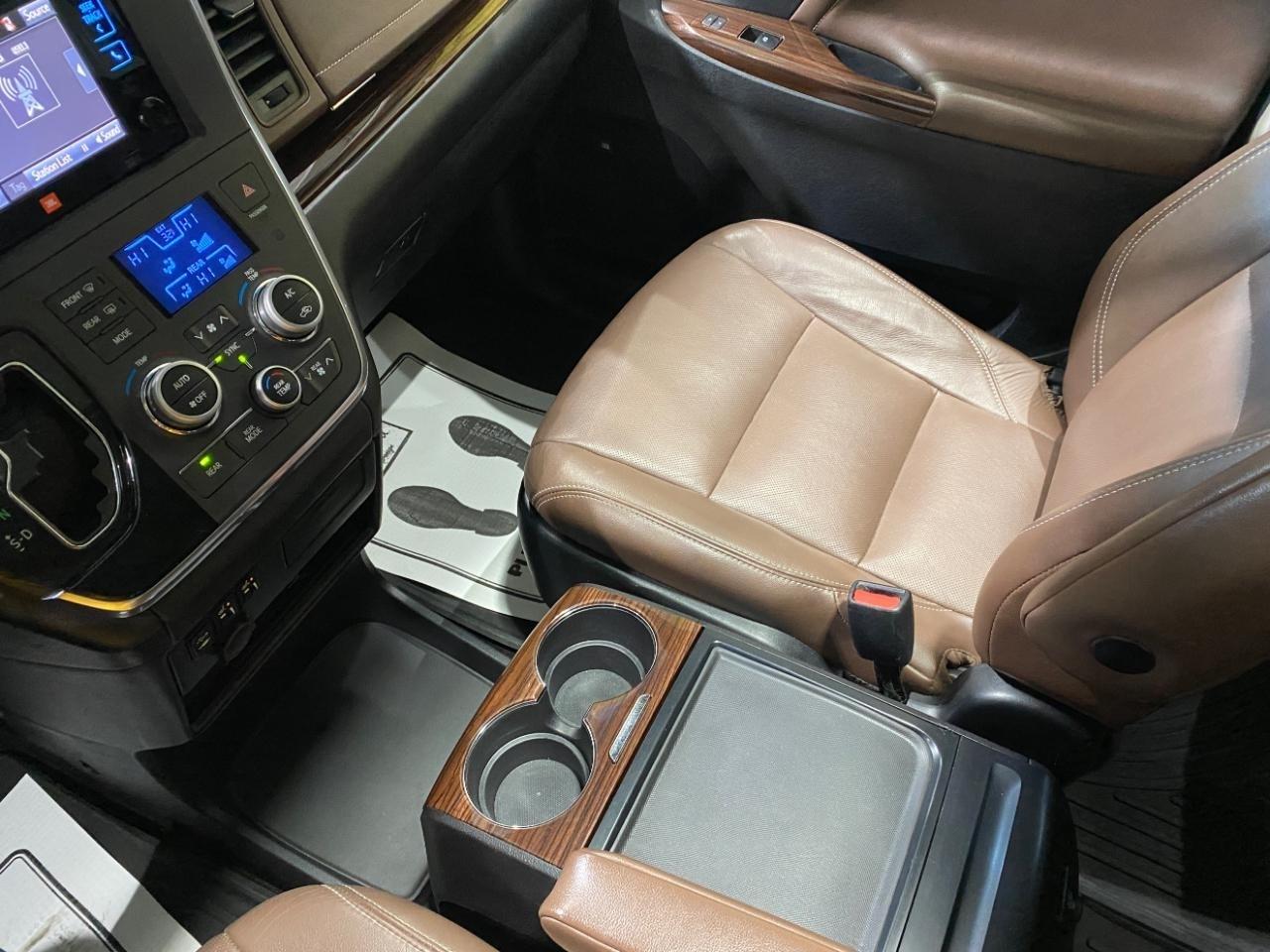 Toyota Sienna Limited AWD 7-Passenger V6 2015