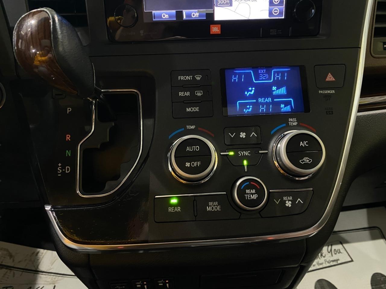 Toyota Sienna Limited AWD 7-Passenger V6 2015